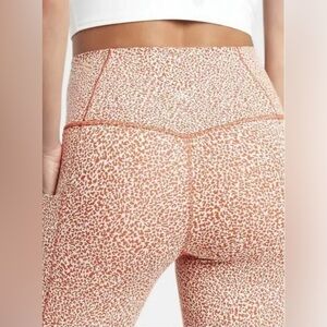 ATHLETA SALUTATION STASH II TEXTURED TIGHT